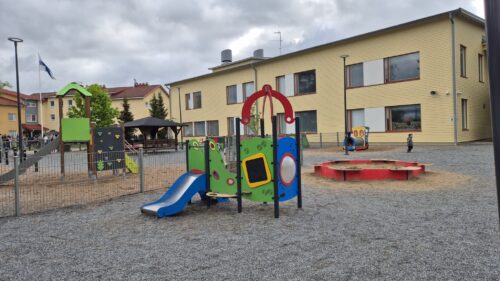 Liuksialan päiväkoti ja koulu (1-6)