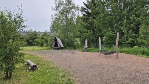 Toivion / Ojakujan metsäleikkipuisto